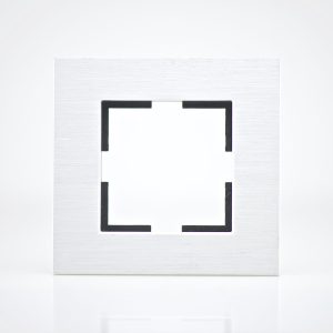 Plaque de finition métal alu 1 poste 84x87x10mm